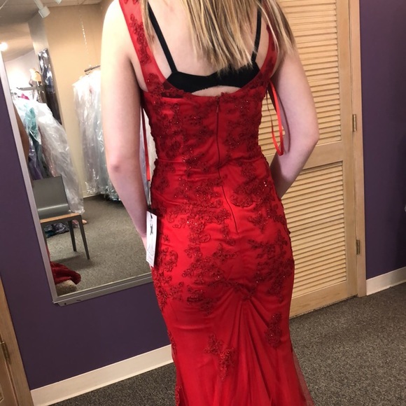 Glamorous Dress - Picture 3 of 3